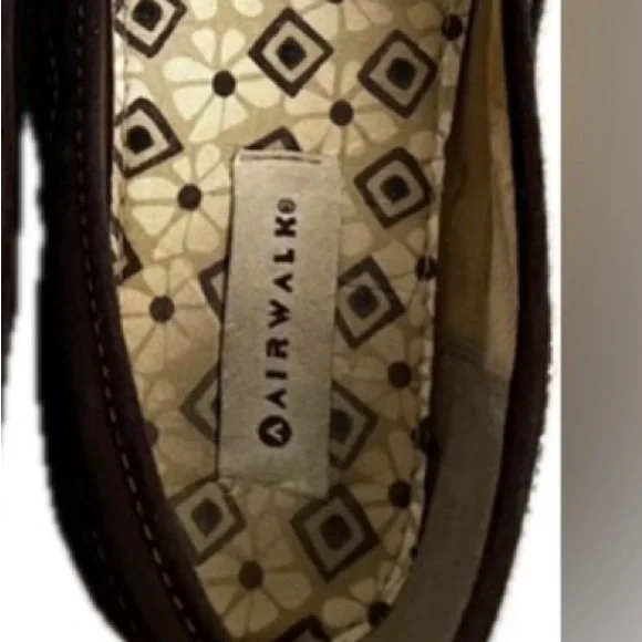 Airwalk Brown Slip-On Loafer shoes. Women’s size 8.5. Excellent condition. - Picture 6 of 8